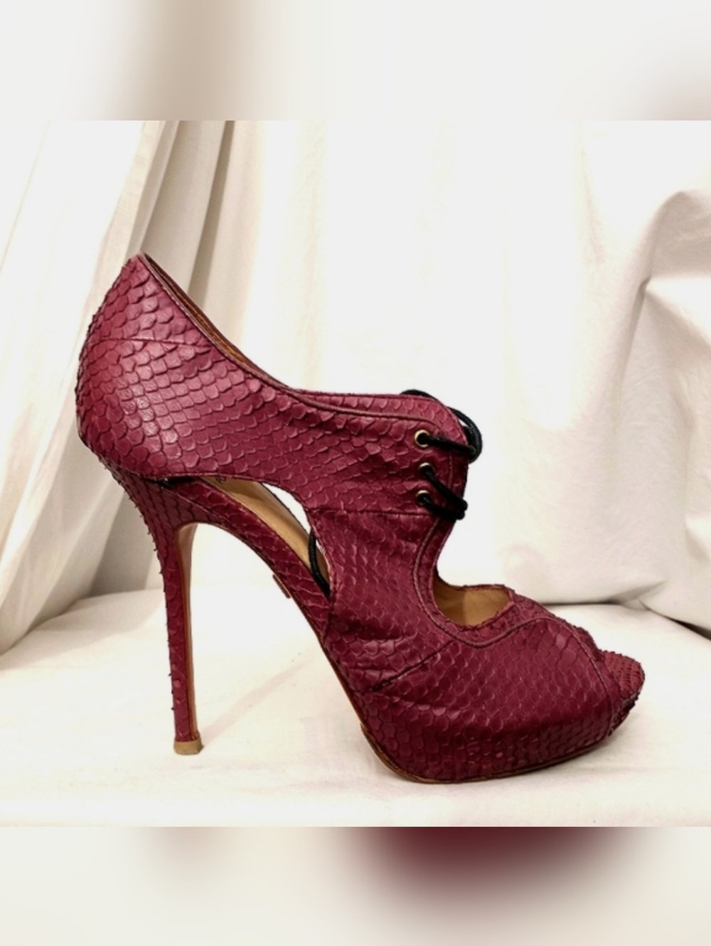 Pour La Victoire Rima Magenta Snakeskin Lace-Up Platform Heels 9